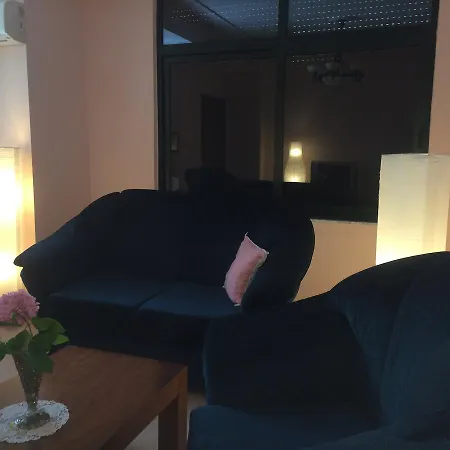 Friends House Отель типа 