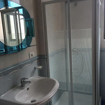 Alojamento de Acomodação e Pequeno-almoço Friends House