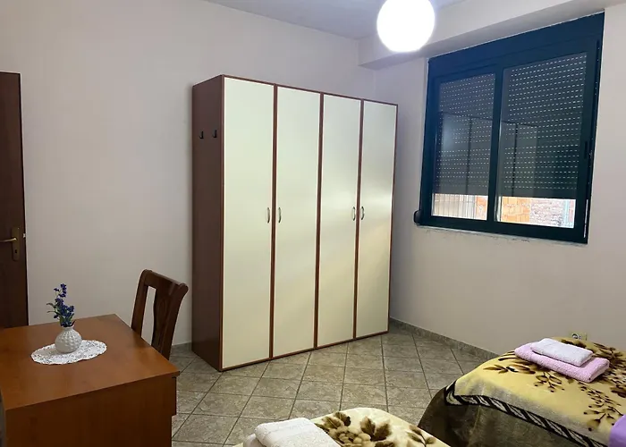 Friends House 3* Tirana