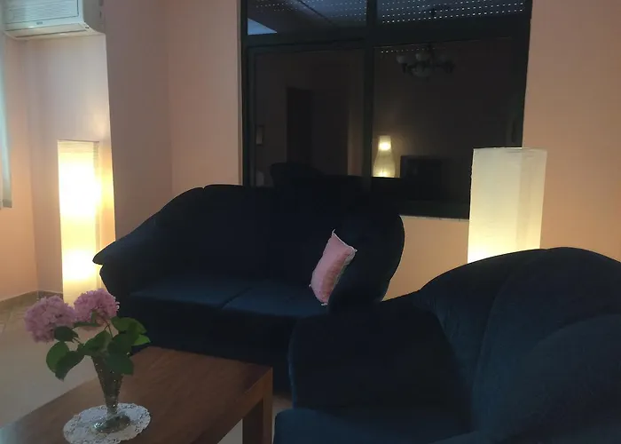 Friends House Oda ve Kahvaltı Tiran